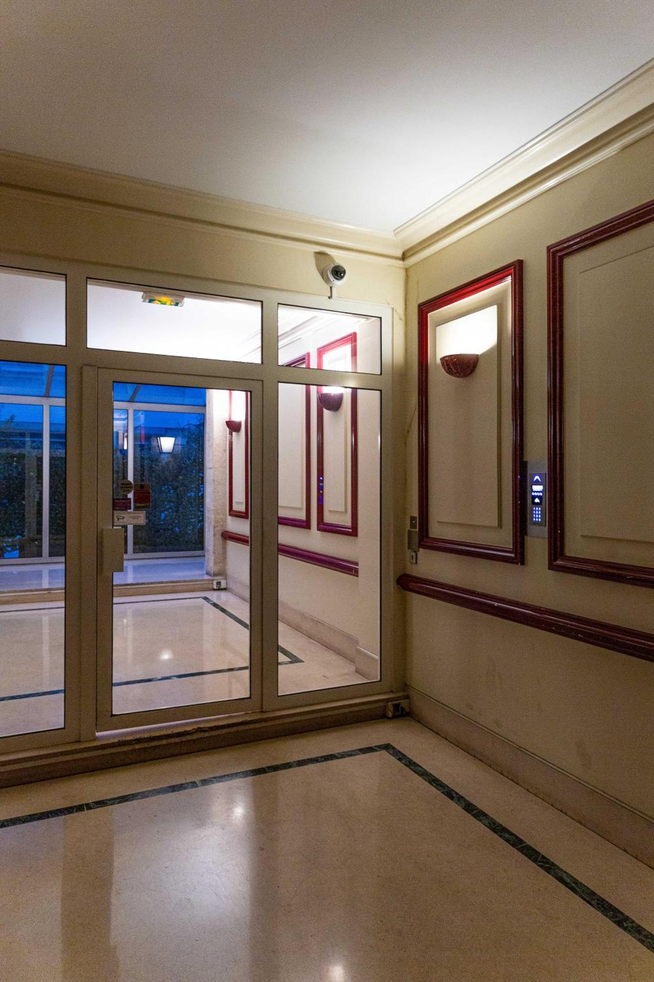 Superb - 2bdr - 4p - Champs-elysees