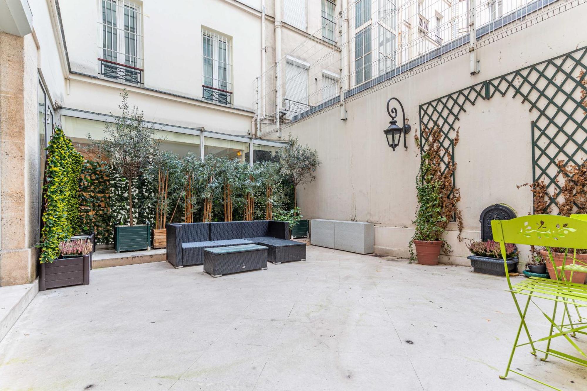 Superb - 2bdr - 4p - Champs-elysees *