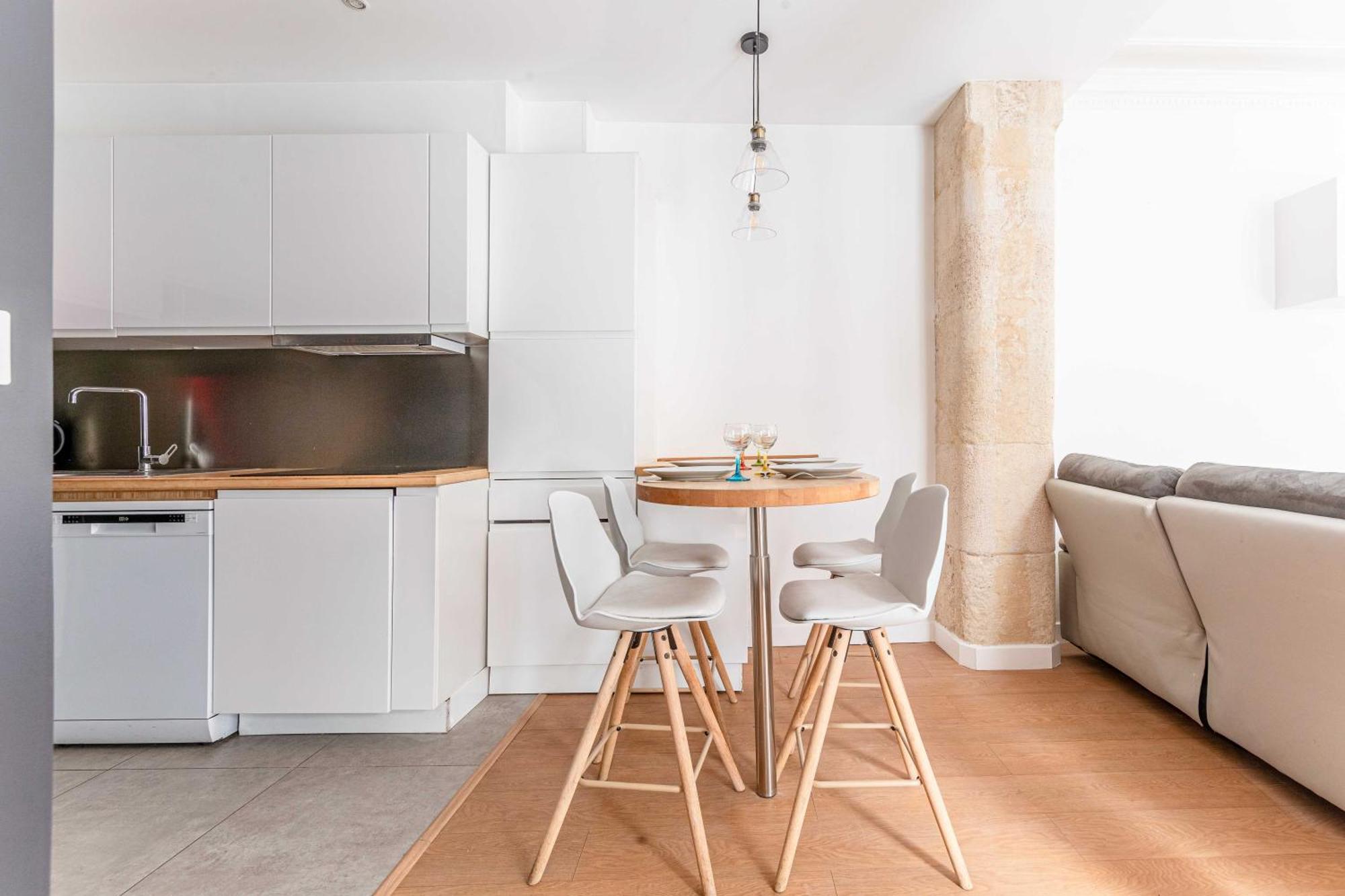 Superb - 2bdr - 4p - Champs-elysees *